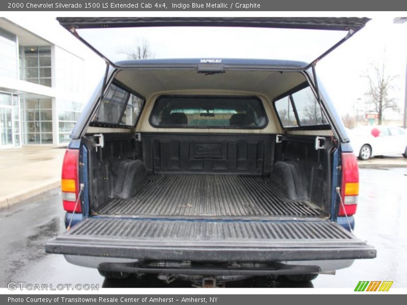 Indigo Blue Metallic / Graphite 2000 Chevrolet Silverado 1500 LS Extended Cab 4x4