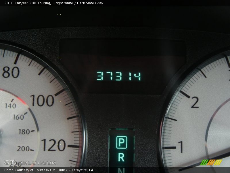 Bright White / Dark Slate Gray 2010 Chrysler 300 Touring
