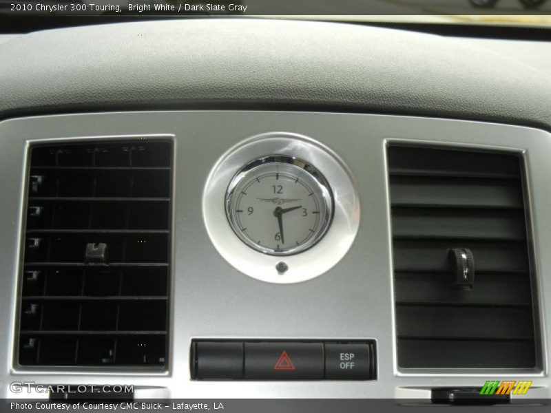 Bright White / Dark Slate Gray 2010 Chrysler 300 Touring