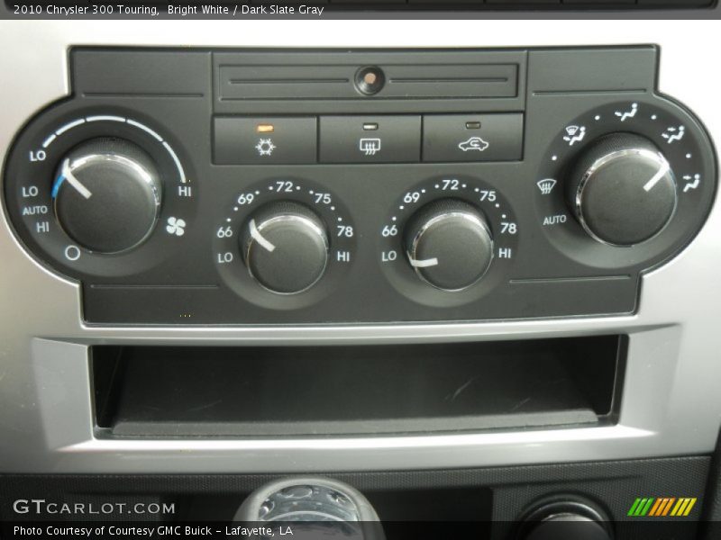 Bright White / Dark Slate Gray 2010 Chrysler 300 Touring