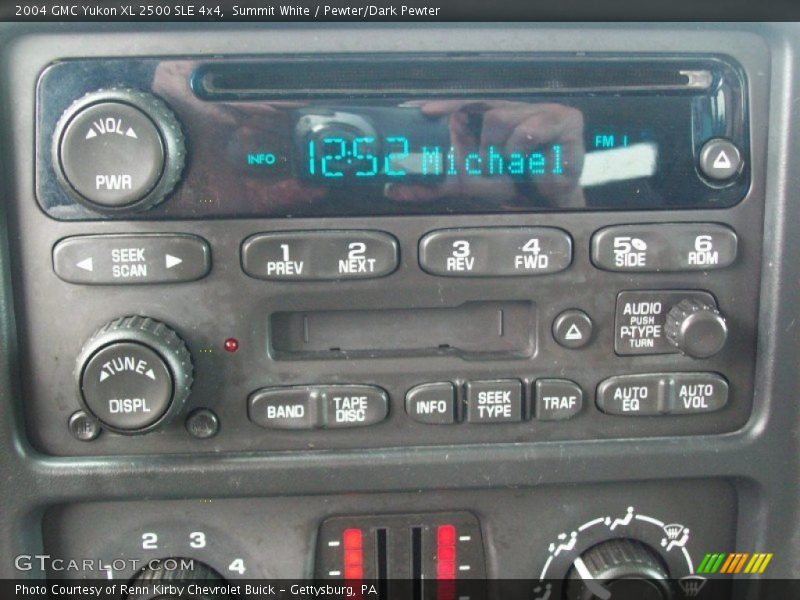 Summit White / Pewter/Dark Pewter 2004 GMC Yukon XL 2500 SLE 4x4