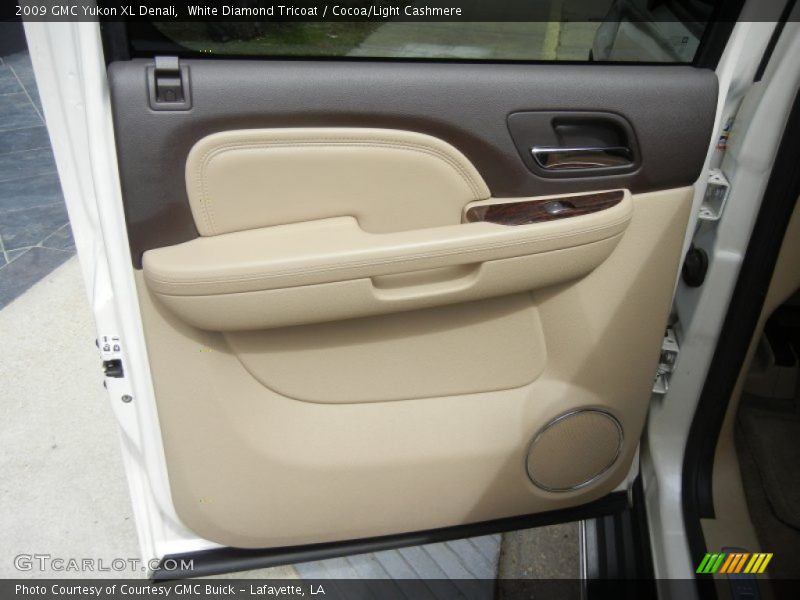 White Diamond Tricoat / Cocoa/Light Cashmere 2009 GMC Yukon XL Denali
