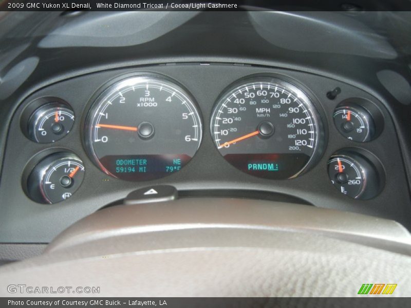 White Diamond Tricoat / Cocoa/Light Cashmere 2009 GMC Yukon XL Denali