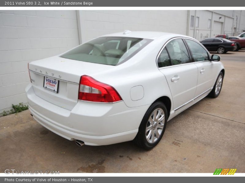 Ice White / Sandstone Beige 2011 Volvo S80 3.2