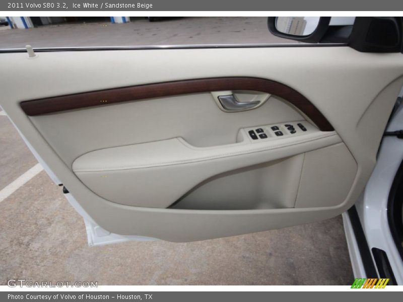Ice White / Sandstone Beige 2011 Volvo S80 3.2