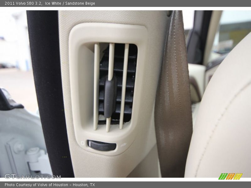 Ice White / Sandstone Beige 2011 Volvo S80 3.2