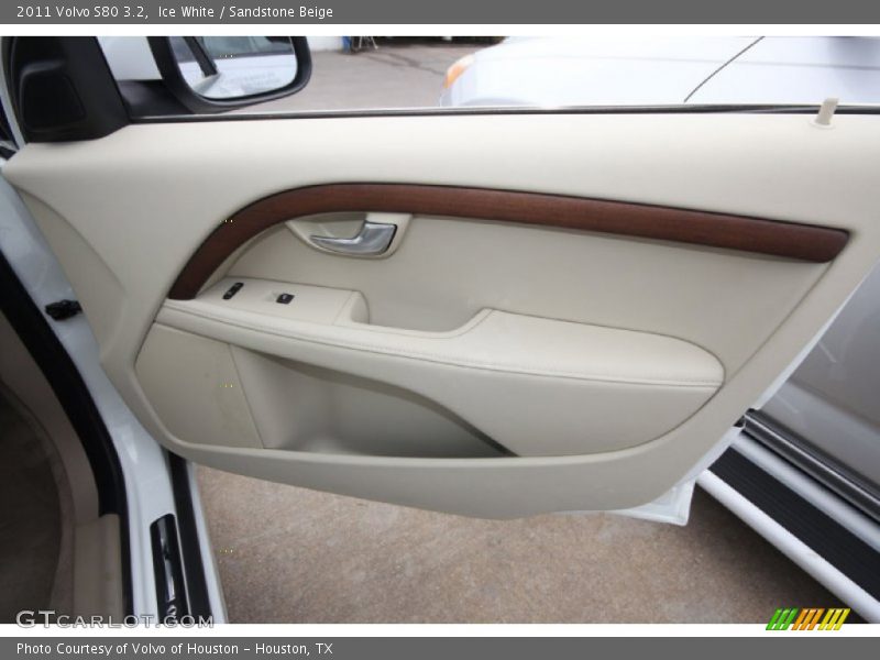 Ice White / Sandstone Beige 2011 Volvo S80 3.2
