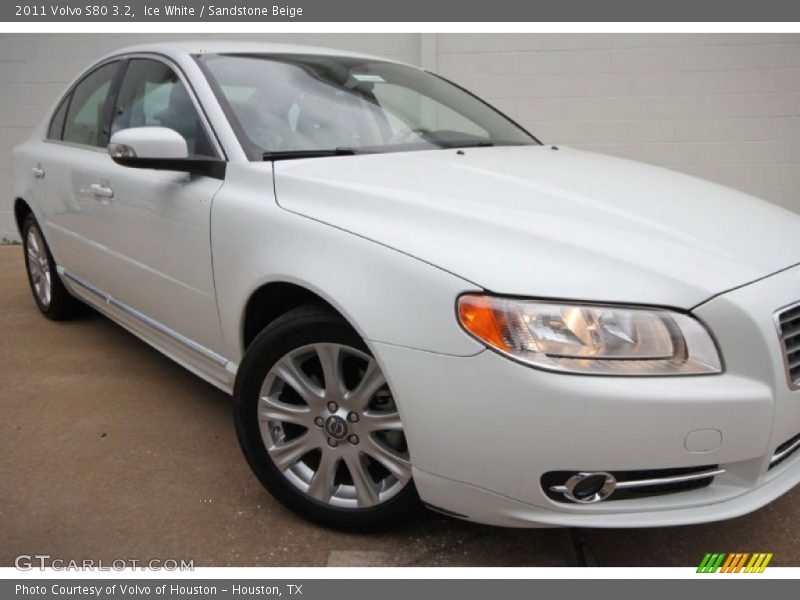Ice White / Sandstone Beige 2011 Volvo S80 3.2