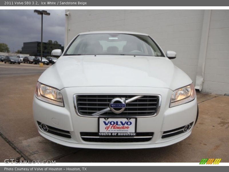 Ice White / Sandstone Beige 2011 Volvo S80 3.2