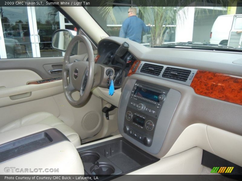 Summit White / Light Tan 2009 GMC Yukon SLT