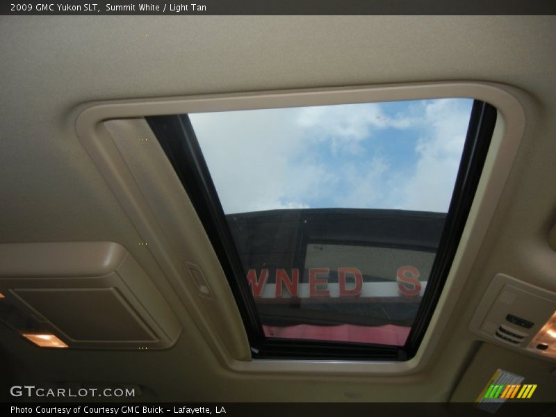 Summit White / Light Tan 2009 GMC Yukon SLT