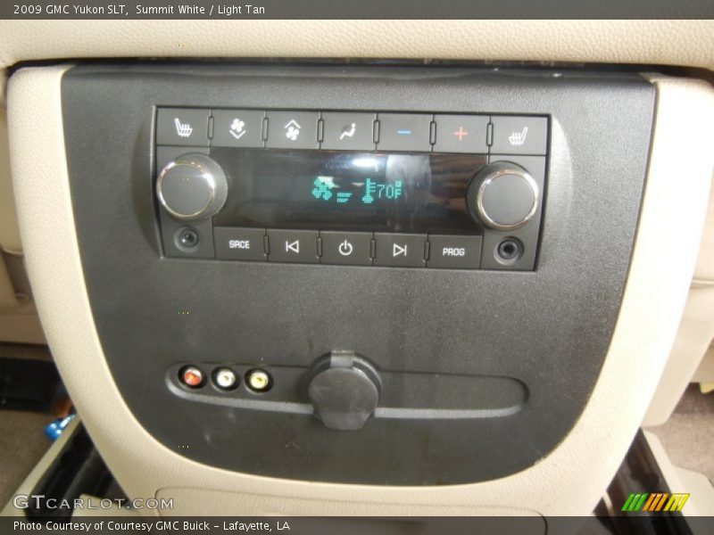Summit White / Light Tan 2009 GMC Yukon SLT