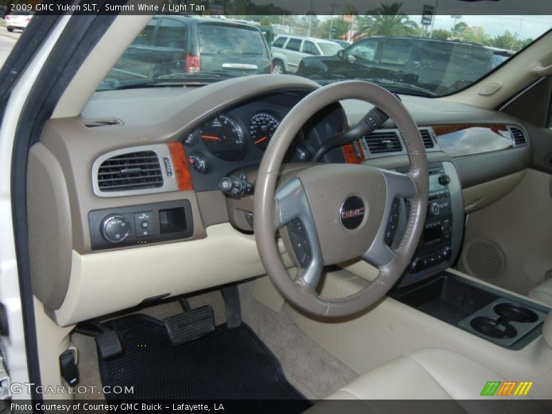 Summit White / Light Tan 2009 GMC Yukon SLT