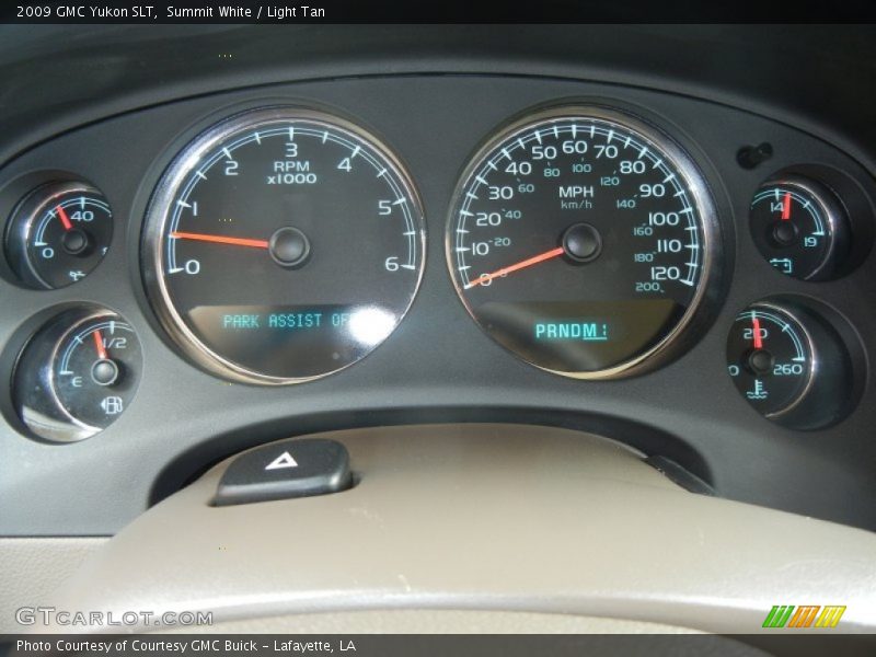 Summit White / Light Tan 2009 GMC Yukon SLT