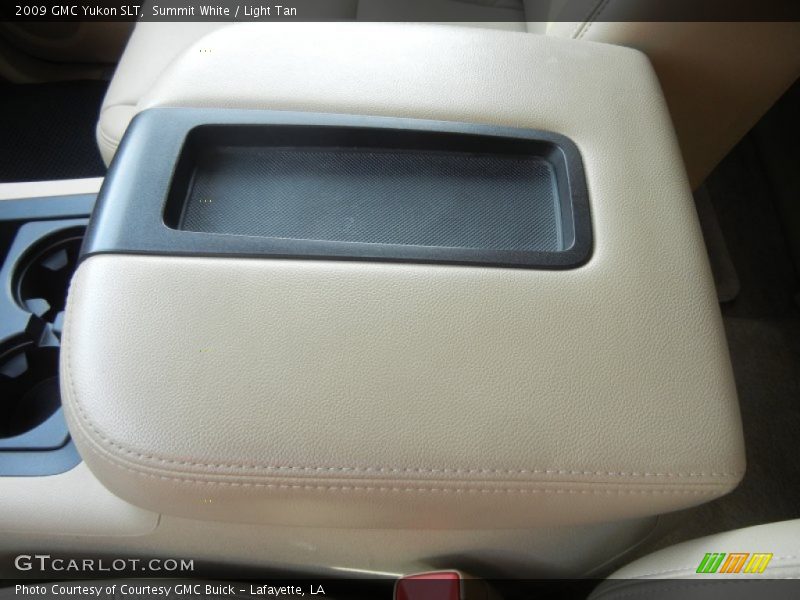 Summit White / Light Tan 2009 GMC Yukon SLT