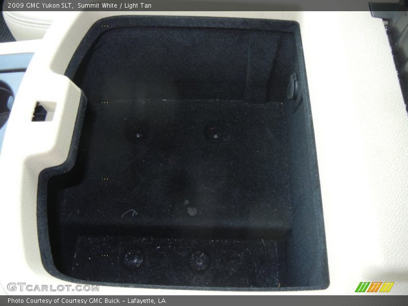 Summit White / Light Tan 2009 GMC Yukon SLT