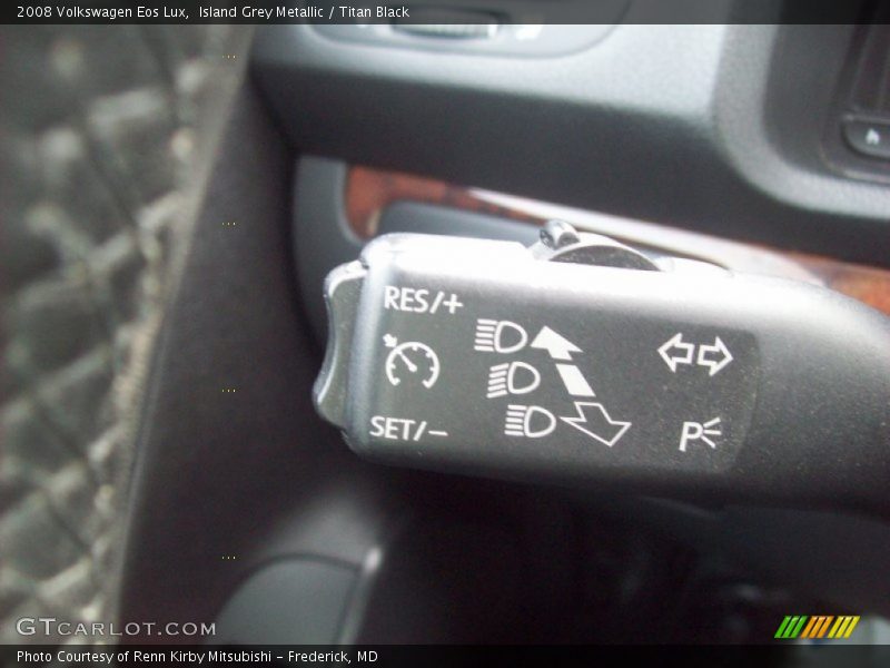 Island Grey Metallic / Titan Black 2008 Volkswagen Eos Lux