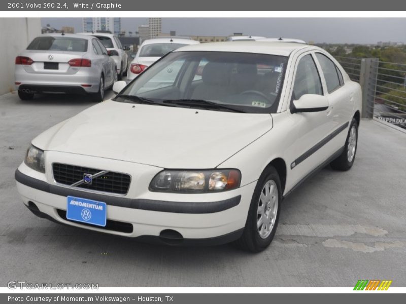 White / Graphite 2001 Volvo S60 2.4