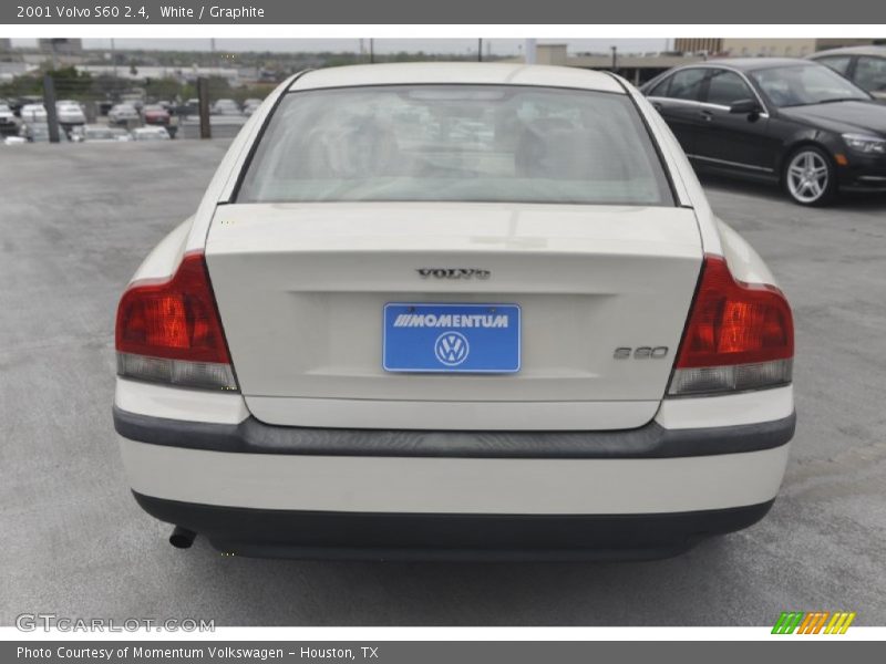 White / Graphite 2001 Volvo S60 2.4