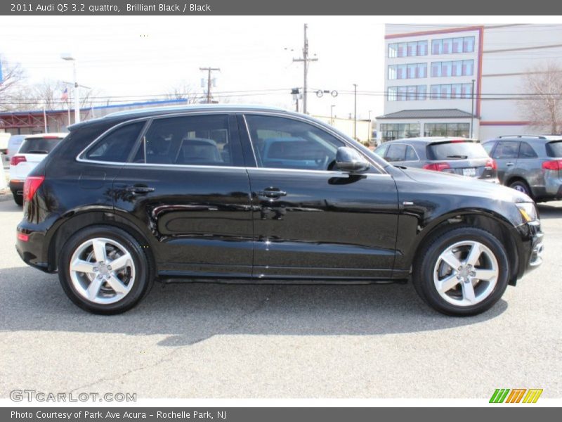 Brilliant Black / Black 2011 Audi Q5 3.2 quattro