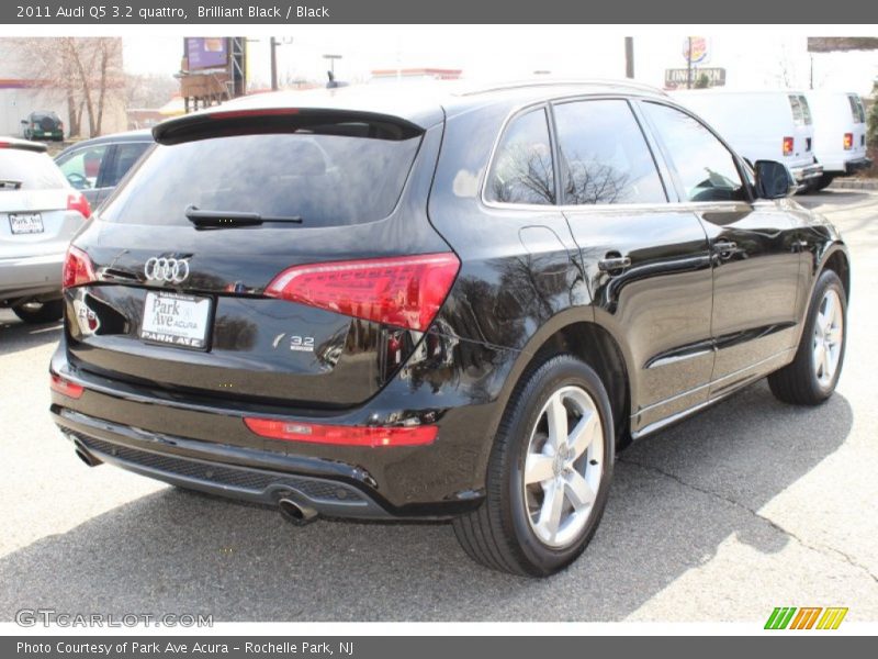 Brilliant Black / Black 2011 Audi Q5 3.2 quattro