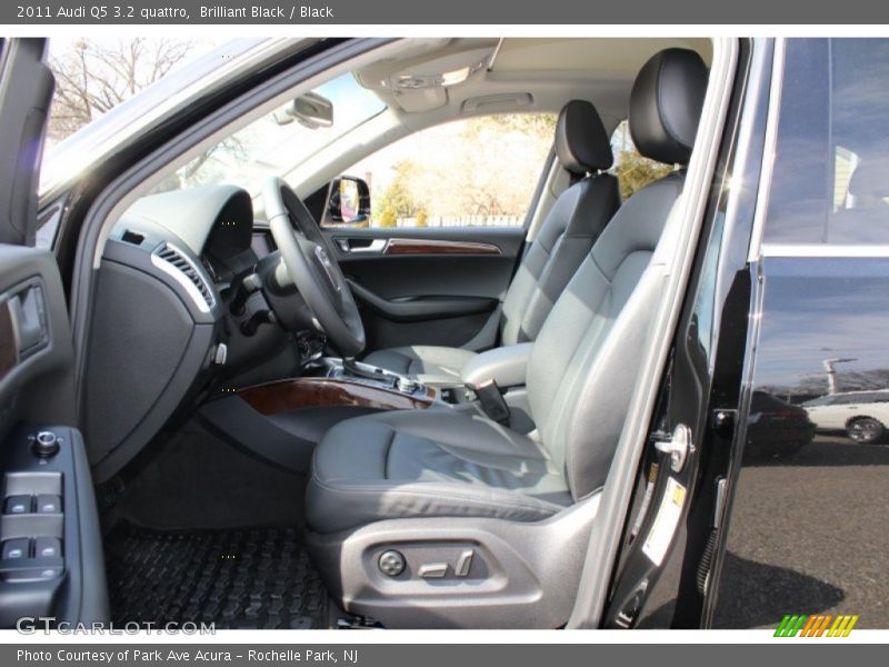 Brilliant Black / Black 2011 Audi Q5 3.2 quattro