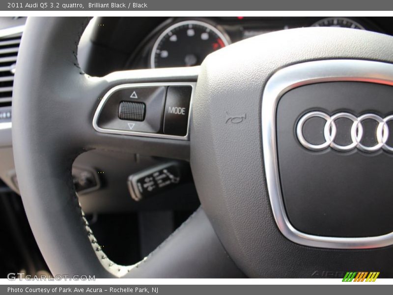 Brilliant Black / Black 2011 Audi Q5 3.2 quattro