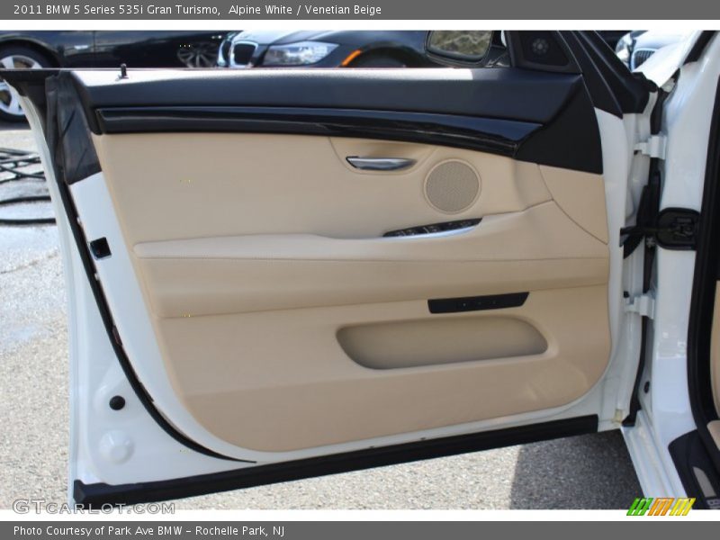 Alpine White / Venetian Beige 2011 BMW 5 Series 535i Gran Turismo