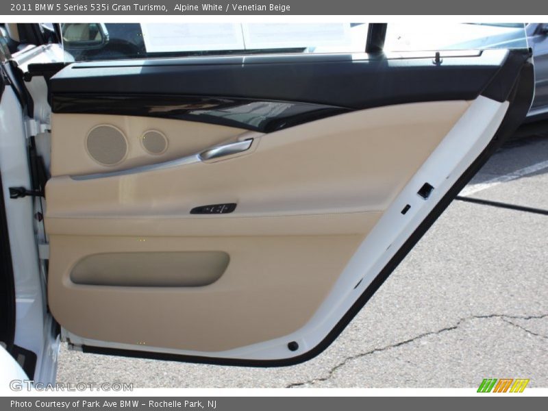 Alpine White / Venetian Beige 2011 BMW 5 Series 535i Gran Turismo