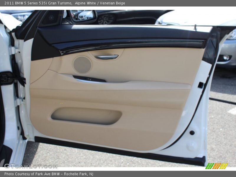 Alpine White / Venetian Beige 2011 BMW 5 Series 535i Gran Turismo