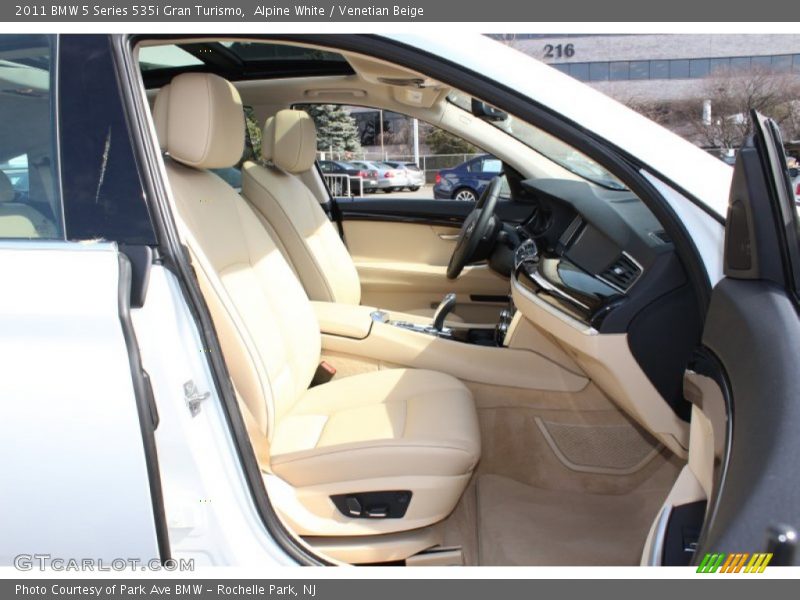 Alpine White / Venetian Beige 2011 BMW 5 Series 535i Gran Turismo