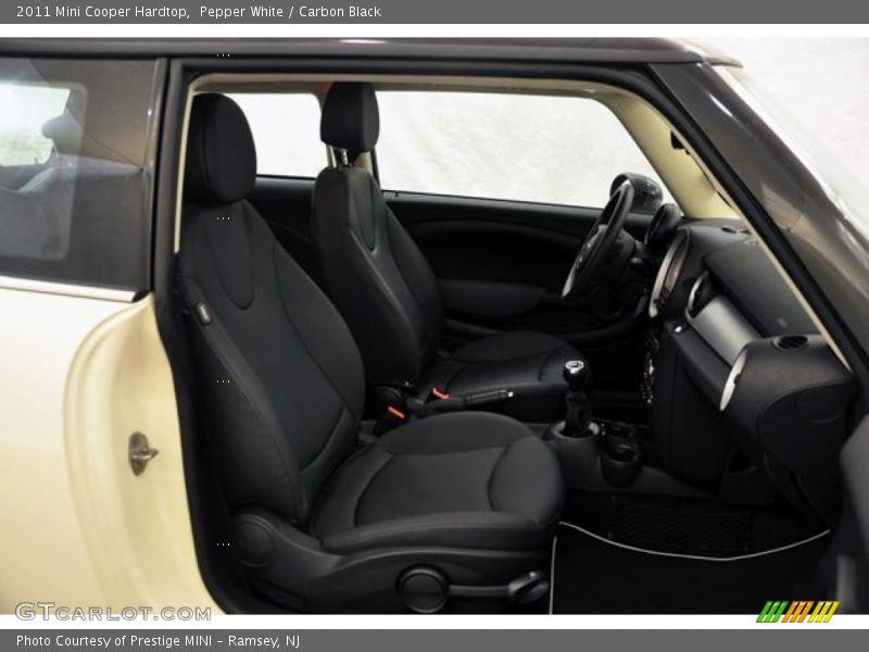 Pepper White / Carbon Black 2011 Mini Cooper Hardtop