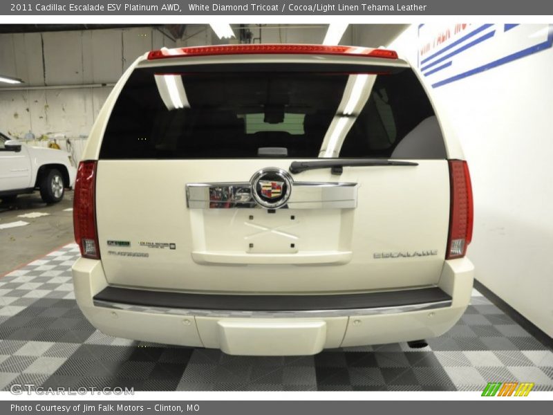 White Diamond Tricoat / Cocoa/Light Linen Tehama Leather 2011 Cadillac Escalade ESV Platinum AWD