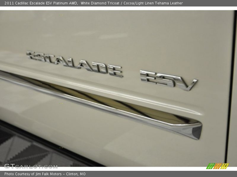 White Diamond Tricoat / Cocoa/Light Linen Tehama Leather 2011 Cadillac Escalade ESV Platinum AWD