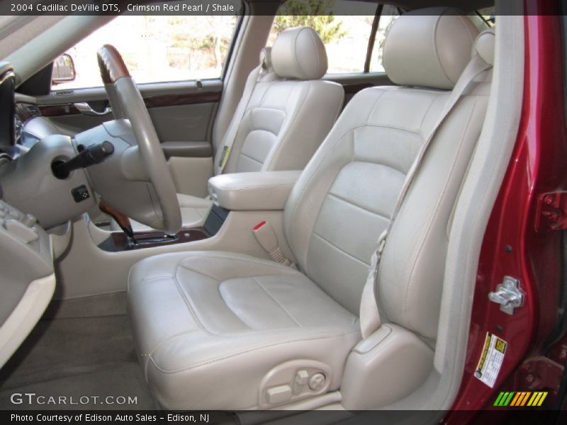 Front Seat of 2004 DeVille DTS