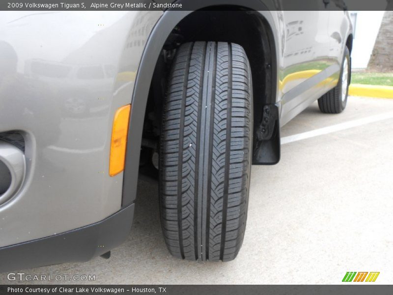 Alpine Grey Metallic / Sandstone 2009 Volkswagen Tiguan S