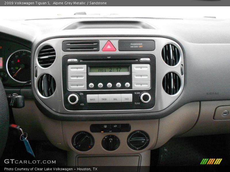 Alpine Grey Metallic / Sandstone 2009 Volkswagen Tiguan S
