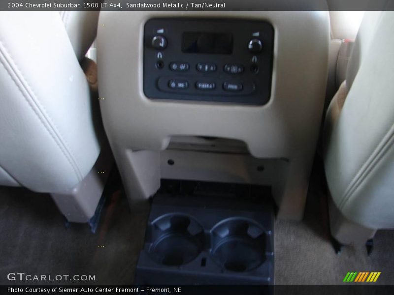 Sandalwood Metallic / Tan/Neutral 2004 Chevrolet Suburban 1500 LT 4x4