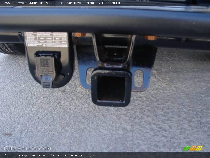 Sandalwood Metallic / Tan/Neutral 2004 Chevrolet Suburban 1500 LT 4x4