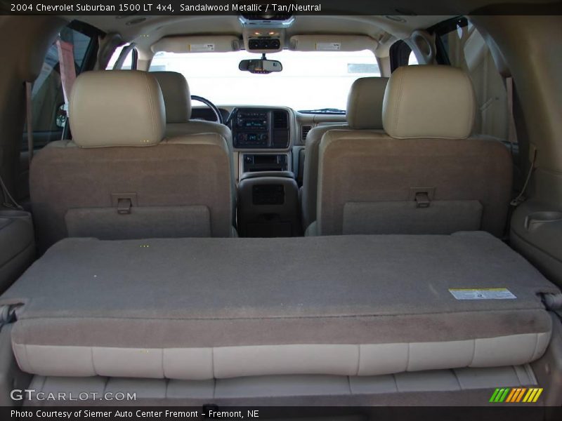 Sandalwood Metallic / Tan/Neutral 2004 Chevrolet Suburban 1500 LT 4x4
