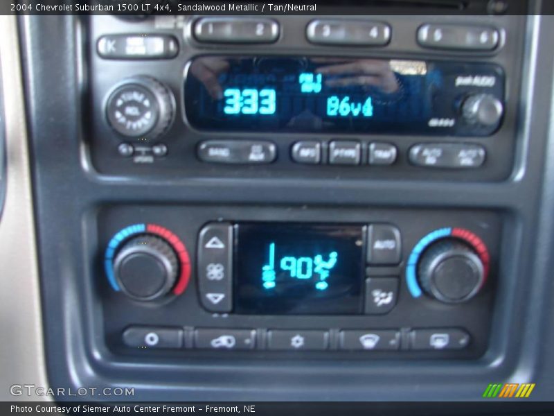 Sandalwood Metallic / Tan/Neutral 2004 Chevrolet Suburban 1500 LT 4x4