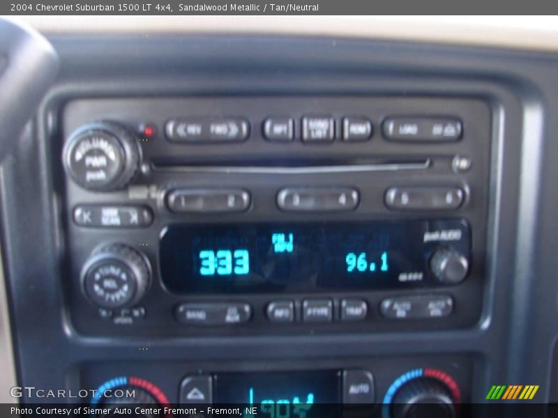 Sandalwood Metallic / Tan/Neutral 2004 Chevrolet Suburban 1500 LT 4x4