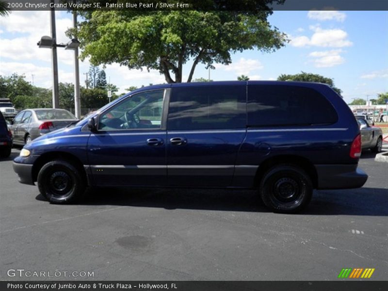 Patriot Blue Pearl / Silver Fern 2000 Chrysler Grand Voyager SE