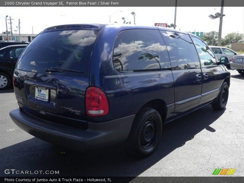 Patriot Blue Pearl / Silver Fern 2000 Chrysler Grand Voyager SE