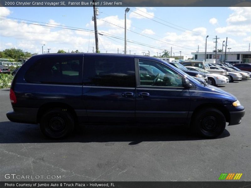 Patriot Blue Pearl / Silver Fern 2000 Chrysler Grand Voyager SE