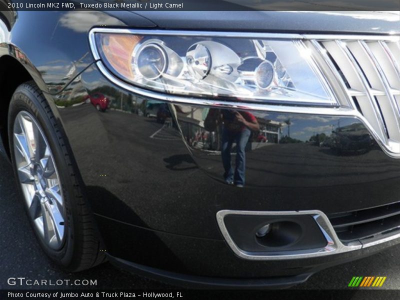 Tuxedo Black Metallic / Light Camel 2010 Lincoln MKZ FWD