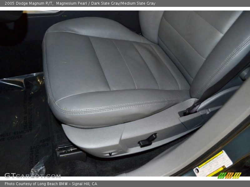 Magnesium Pearl / Dark Slate Gray/Medium Slate Gray 2005 Dodge Magnum R/T