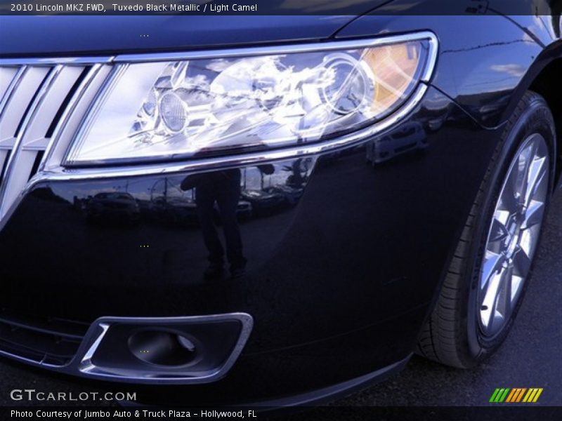 Tuxedo Black Metallic / Light Camel 2010 Lincoln MKZ FWD