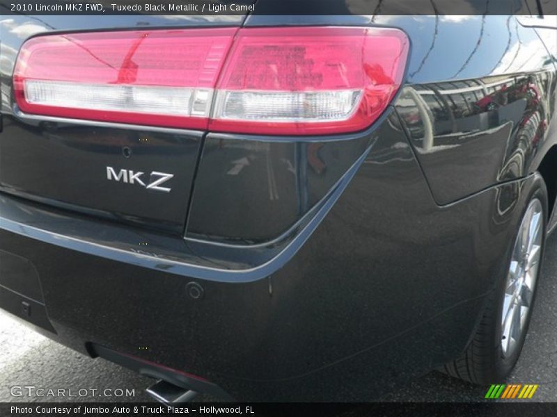 Tuxedo Black Metallic / Light Camel 2010 Lincoln MKZ FWD