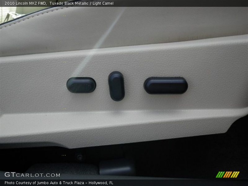 Tuxedo Black Metallic / Light Camel 2010 Lincoln MKZ FWD